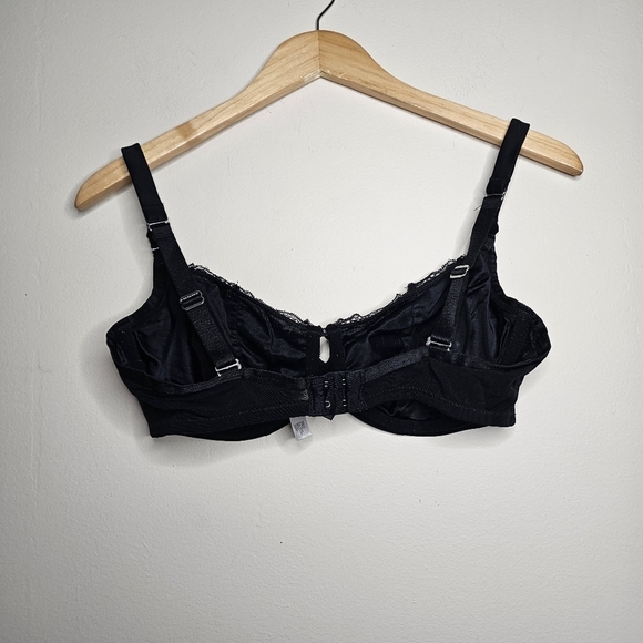 Ambrielle Black Balconette with Silver Bow/Underwire Size 36D - Picture 3 of 6